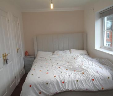 2 bedroom flat to rent - Photo 6