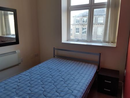 2 bedroom apartment to rent - Photo 2