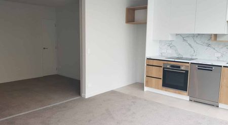 Nearly new one bedroom apartment - Photo 3