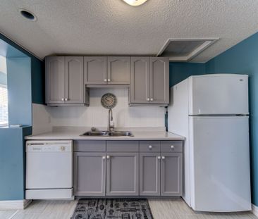 For Lease - 15 Willow Street, Wasaga Beach, Ontario - Photo 2