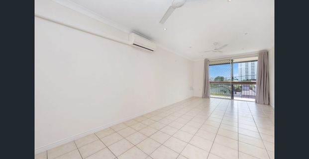 Coastal 2-Bedroom Apartment - Photo 1