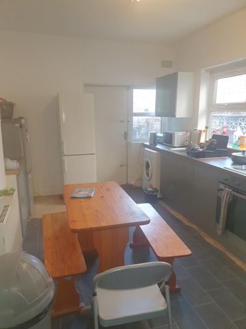 Room in a Shared House, Albert Park Road, M7 - Photo 3