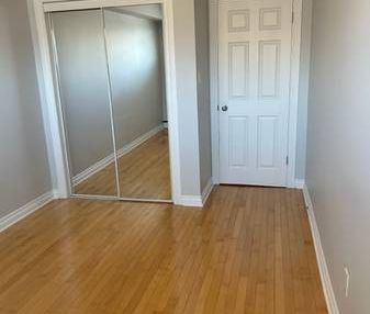 Condo for rent - Photo 1