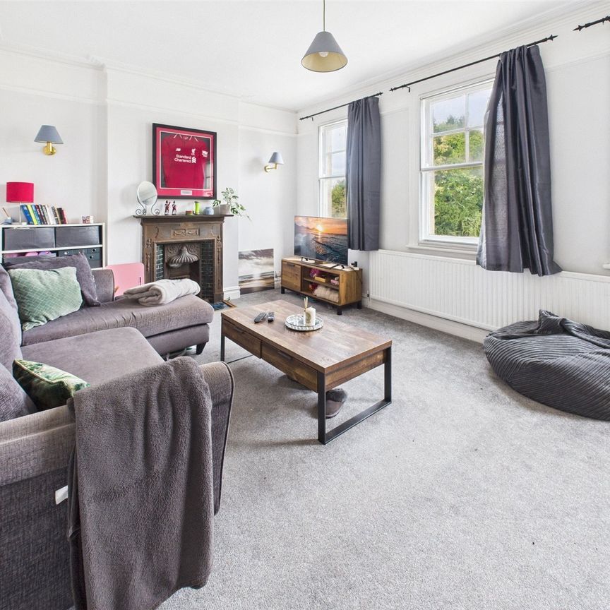 Whitton Road, Top Floor Flat, Twickenham, Middlesex, TW1 - Photo 1