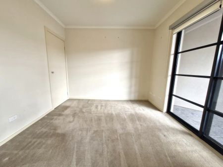 “Thornbury Living!” - Photo 5