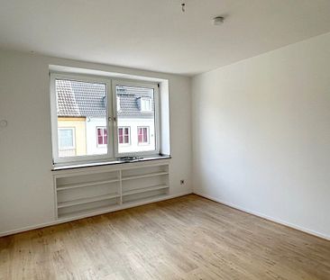 Vollständig renovierte 2,5-Raum-Wohnung mit Balkon zur Miete in zentraler Lage von Recklinghausen - Foto 4