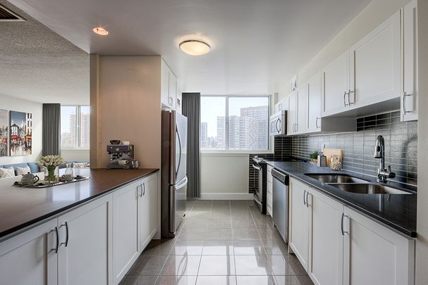 Dufferin Crossing - Photo 1