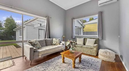 City Centre - 4 Bedrooms - Photo 4