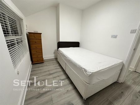 17 Evington Road, Leicester, Leicestershire, LE2 1QG - Photo 4