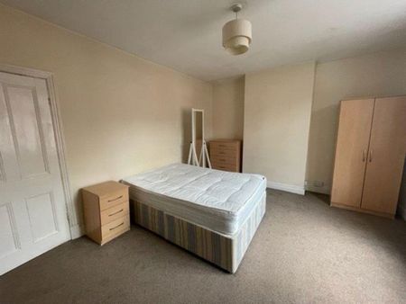 4 bedroom terraced house to rent - Photo 5