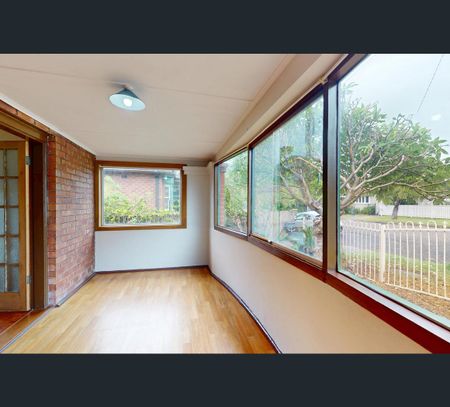 4 Hinkler Street, Mayfield, NSW 2304 - Photo 2