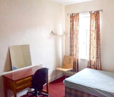 4 bedroom terraced house to rent - Photo 6