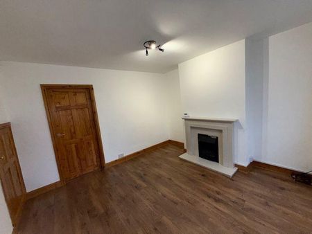 2 bedroom end of terrace house to rent - Photo 2