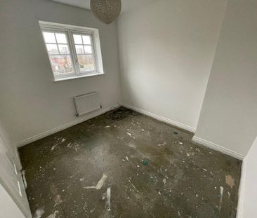 3 bedroom terraced house to rent - Photo 3