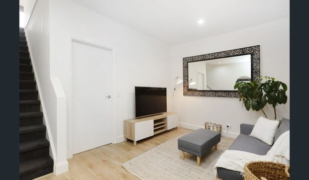 Glenroy rental - Photo 1