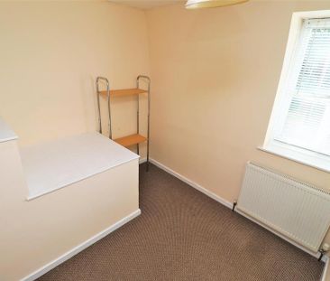 3 bedroom semi-detached house to rent - Photo 3