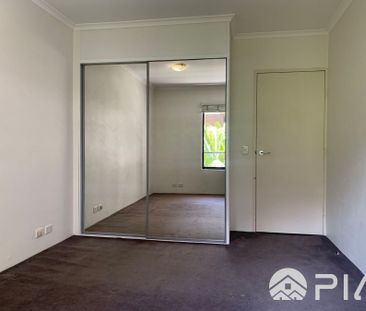 Spacious Bedroom Split Level Apartment - Photo 3