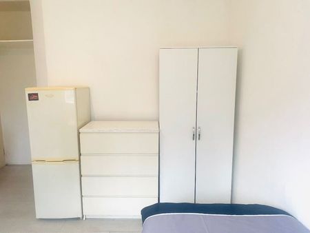 Room in a Shared Flat, Kington House, NW6 - Photo 5