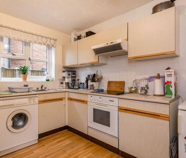 1 bedroom flat to rent - Photo 2