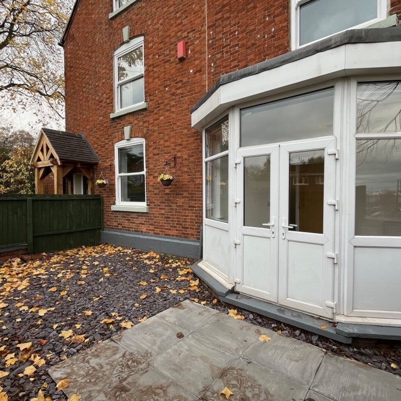 Dove Bank, Uttoxeter - Photo 1