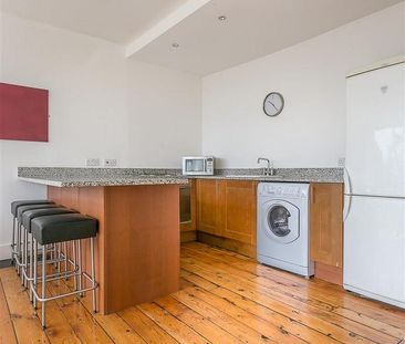 3 bedroom flat to rent - Photo 5