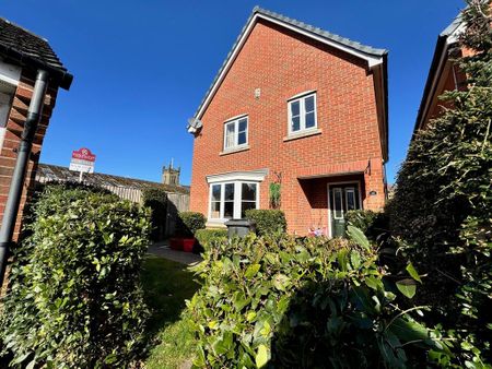 4 bedroom detached house to rent - Photo 2