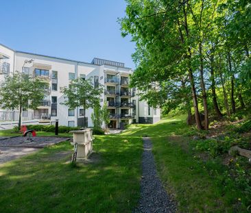 Rågsvedsvägen, Bandhagen - Photo 1