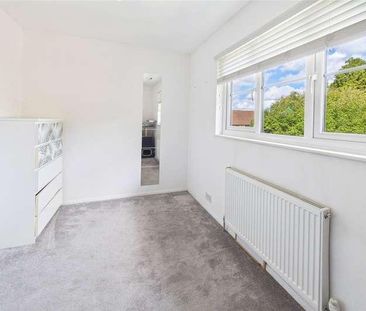 Fordwells Drive, The Warren, Bracknell, Berkshire, RG12 - Photo 4