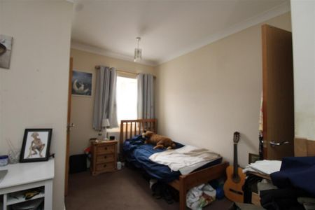 Oaktree Court, Yaxley, Peterborough - Photo 5