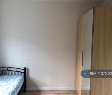 1 bedroom in a house share to rent - Photo 6
