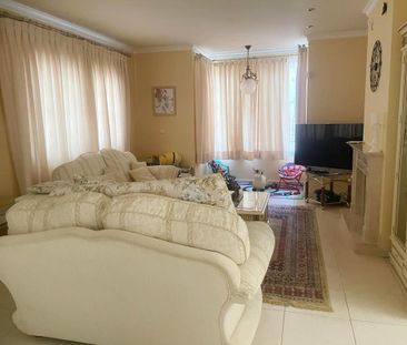 FOR RENT: SPACIOUS AND ELEGANT VILLA IN MORAIRA with 4 bedrooms for... - Photo 6