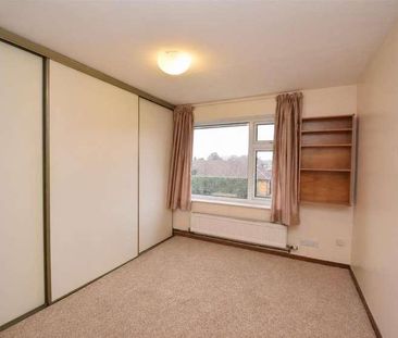 Cheyne Walk, Horley, RH6 - Photo 4