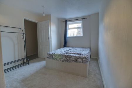 3 bedroom terraced house to rent - Photo 3