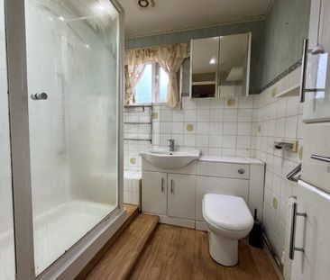 Bracken Close, Wolverhampton - Photo 2