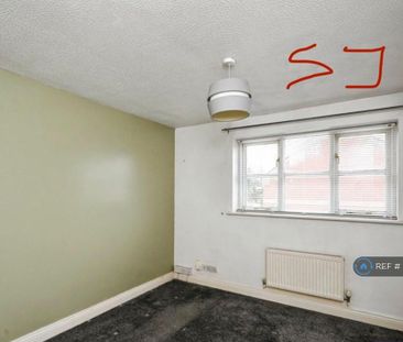 2 bedroom semi-detached house to rent - Photo 2