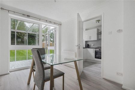 3 bedroom detached house to rent - Photo 2