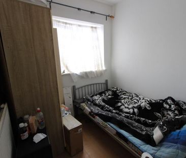 4 bedroom terraced house to rent - Photo 2
