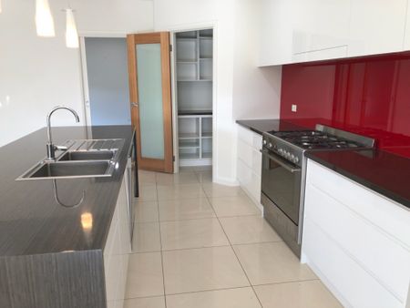 37 Forest Drive, Thurgoona NSW 2640 - House For Rent | Domain - Photo 4