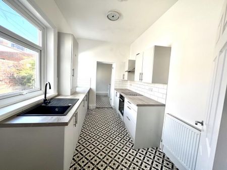 2 bedroom terraced house to rent - Photo 3