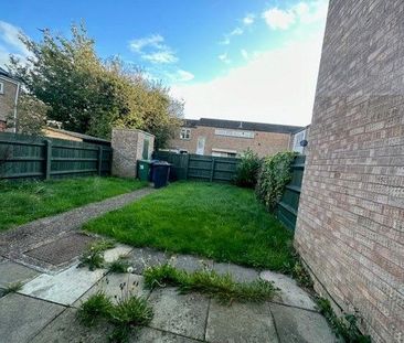 2 bedroom semi-detached house to rent - Photo 6