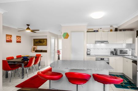 Central Kirwan Family Home - Photo 3