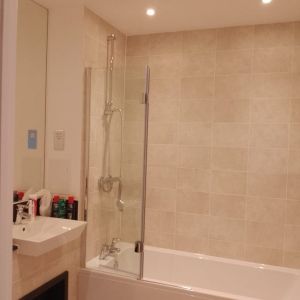 Room in a Shared House, Tabbard Apartments, W3 - Photo 3