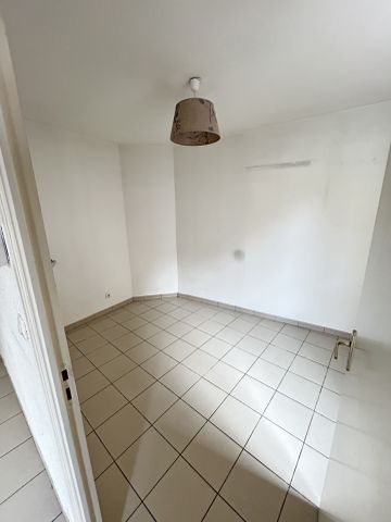 Location Appartement 2 pièces 35m² LA CHARITE SUR LOIRE 58400 - Photo 2