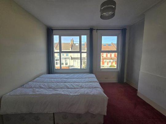 4 bedroom terraced house to rent - Photo 1