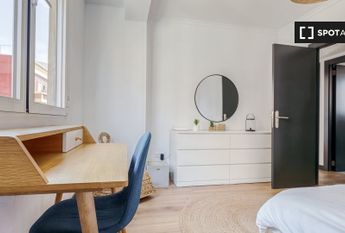 valencia, Valencian Community 46011