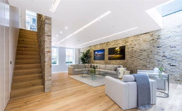 3 bedroom terraced house with 2 receptions and 4 bathrooms in Marylebone, W1U - Photo 1