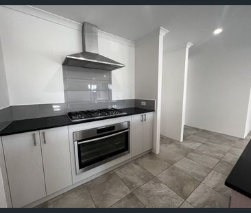 Family Home - Photo 5