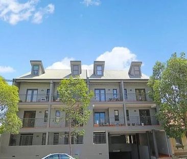 Alexandria - Photo 1