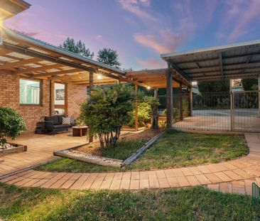 37 Rohan Rivett Crescent, McKellar ACT 2617 - House For Rent | Domain - Photo 6