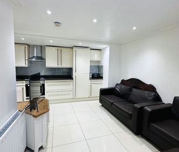 Room in a Shared Flat, Railton Road, SE24 - Photo 1